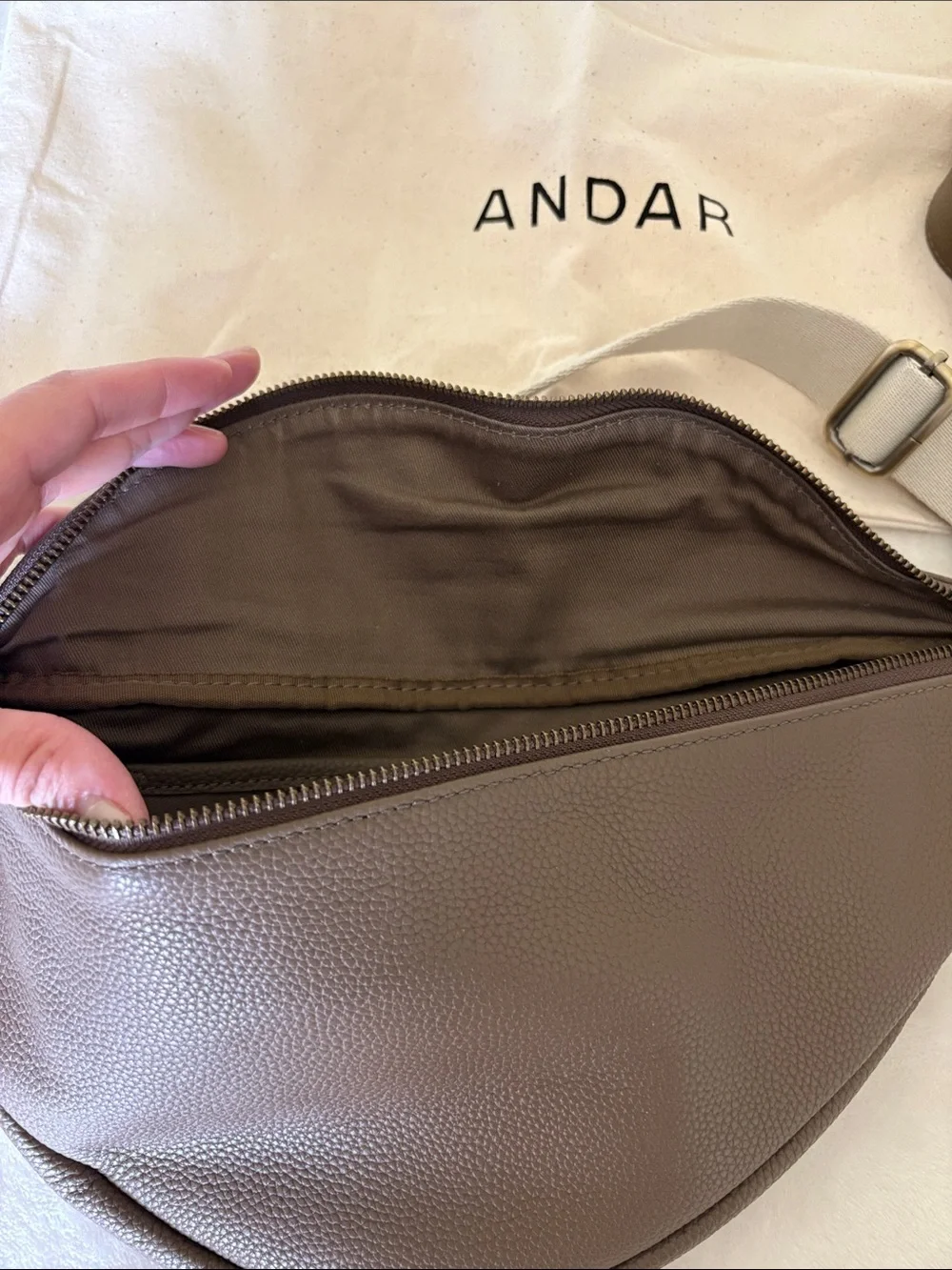 Andar brown leather